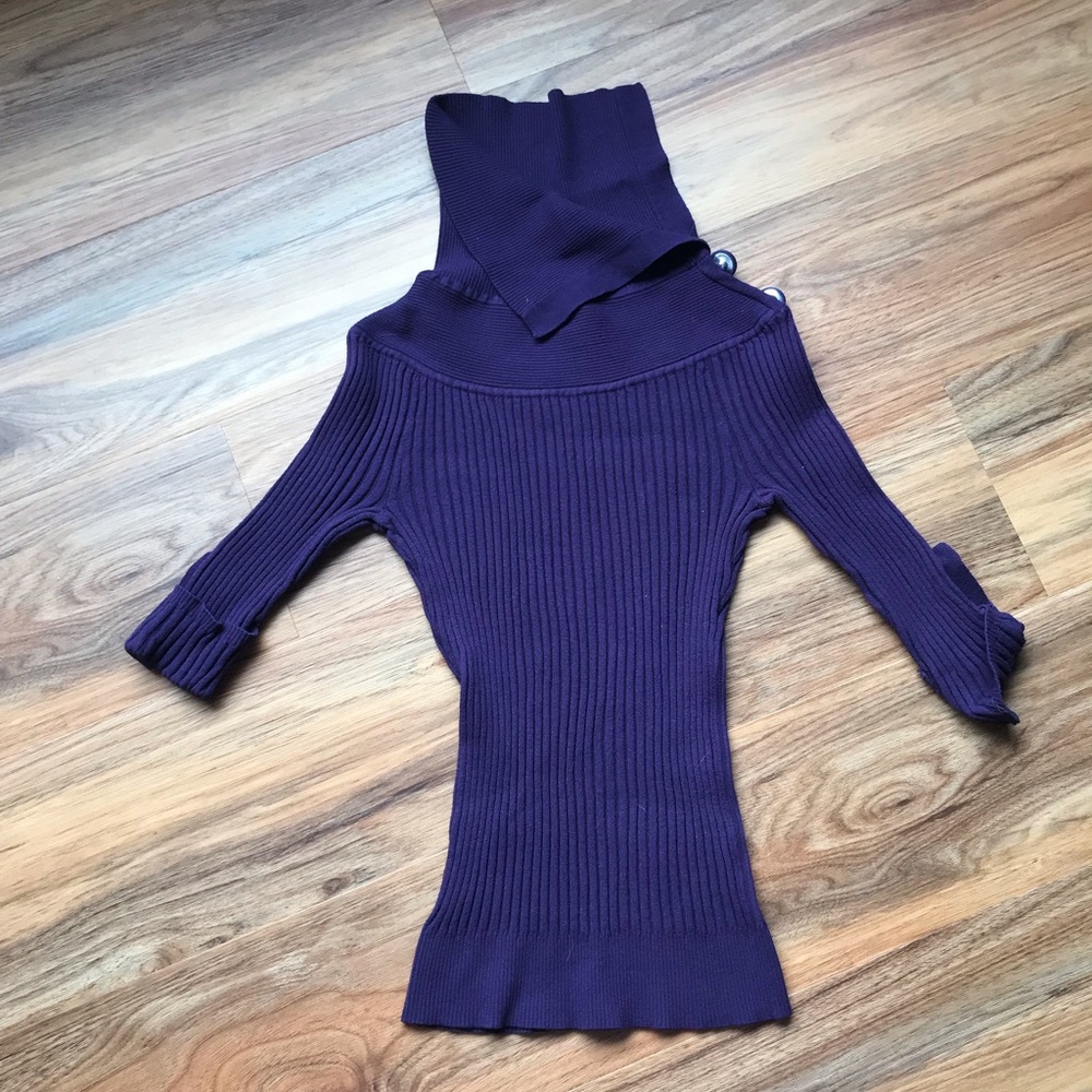 Purple sweater with slit turtleneck